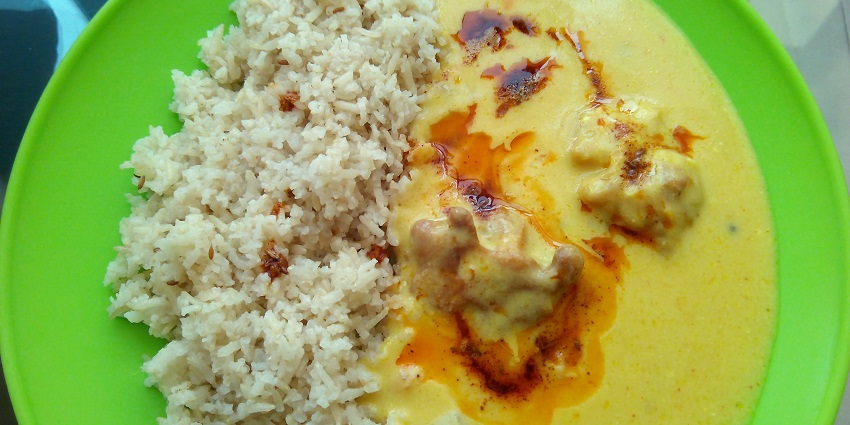 Kadhi Pakora with spiced gram flour dumplings, served with rice - best food in Ludhiana.