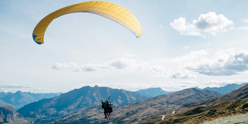 Kahun Danda is an off-the-beaten-path to enjoy paragliding in Pokhara, Nepal.