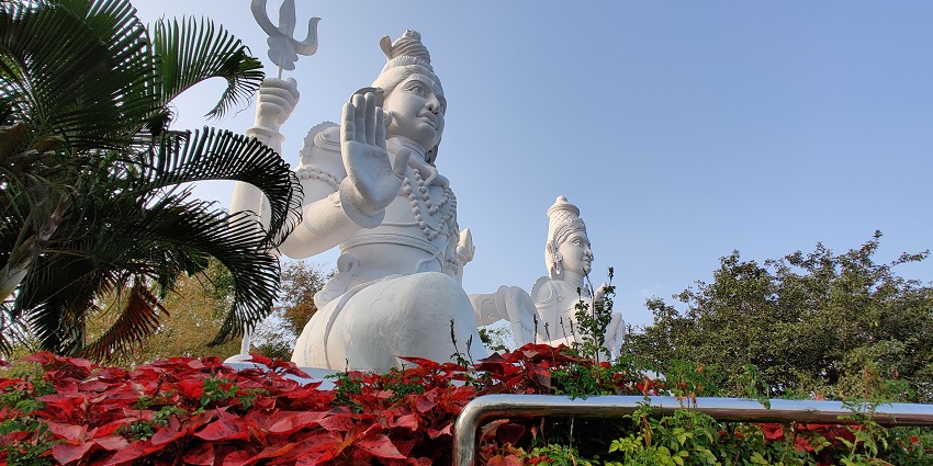 The idols of Shiva and Parvati at Kailasagiri, one of the popular tourist attractions.