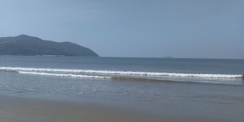 Kaju Bagh Beach is a secluded beach in Karwar that is surrounded by cashew trees