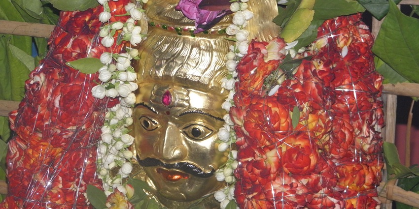The Kala Bhairav Mandir is one of the most tranquil places to visit around Ratanpur fort.