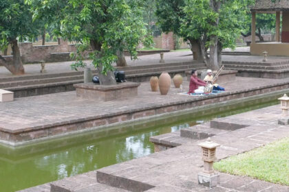 Tabla and Sitar player in the courtyard at Kala Bhoomi Odisha Crafts Museum, Bhubaneswar