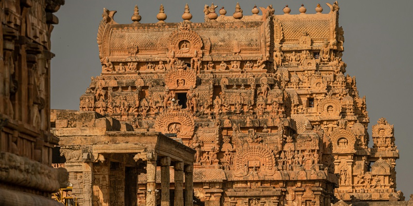 A mesmerising view of Kali Mata Ka Mandir showcasing intricate designs and artistic work.