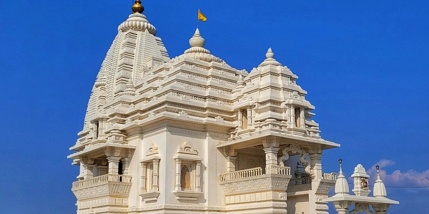 Kali Mata Temple offers a serene spiritual experience with breathtaking landscapes and peaceful surroundings.