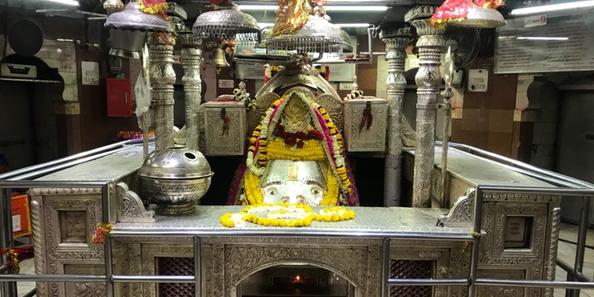 Shri Kalkaji Mandir is yet another sacred shrine that every spiritual seeker must visit.