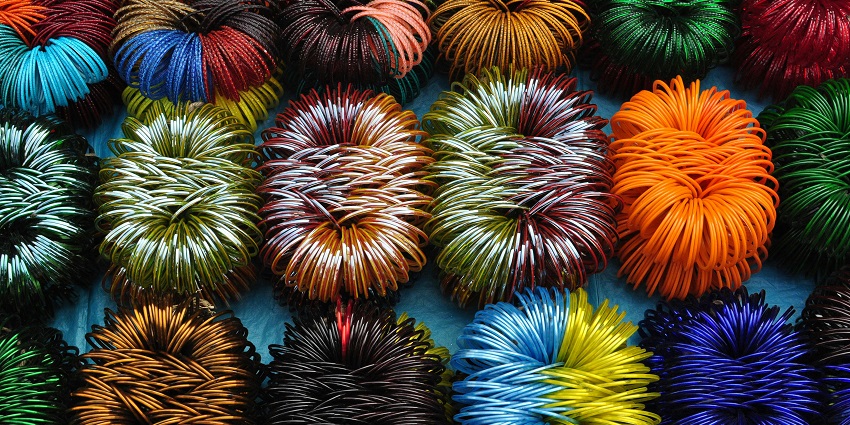 Open-air market in Kamrej sells all types of traditional bridal items that one requires.