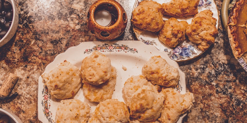 Kand pattice has a golden-brown exterior and spicy filling.