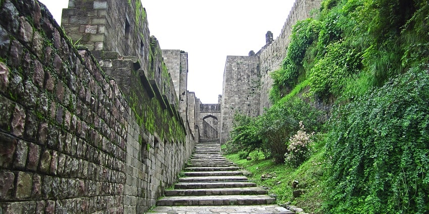 An image of Kangra Fort, a place to visit near the ancient Nurpur Fort, Himachal Pradesh.