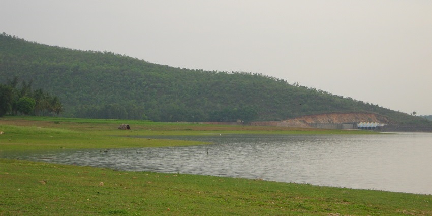Bangalore tourist places with lots of greenery and room to swim.