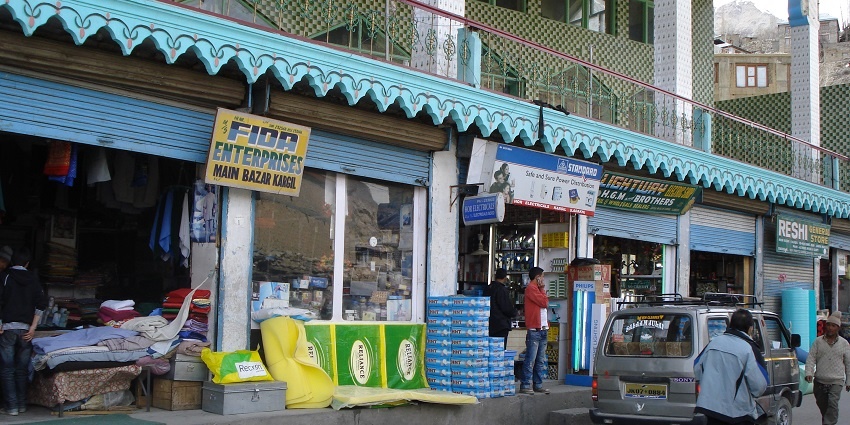 Kargil Bazaar is one of the famous places to visit in Kargil for buying gifts.