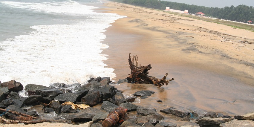 Karki Beach boasts immaculate sands and an idyllic, private ambience in Honnavar