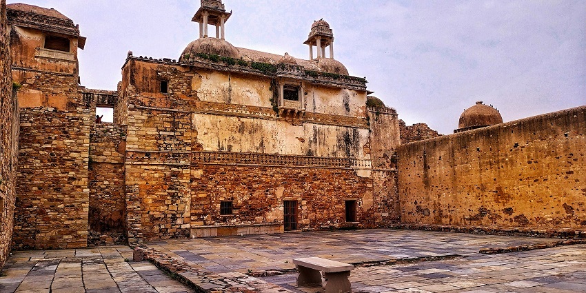 Ancient fort ruins offering a peek into Haryana’s historical heritage.