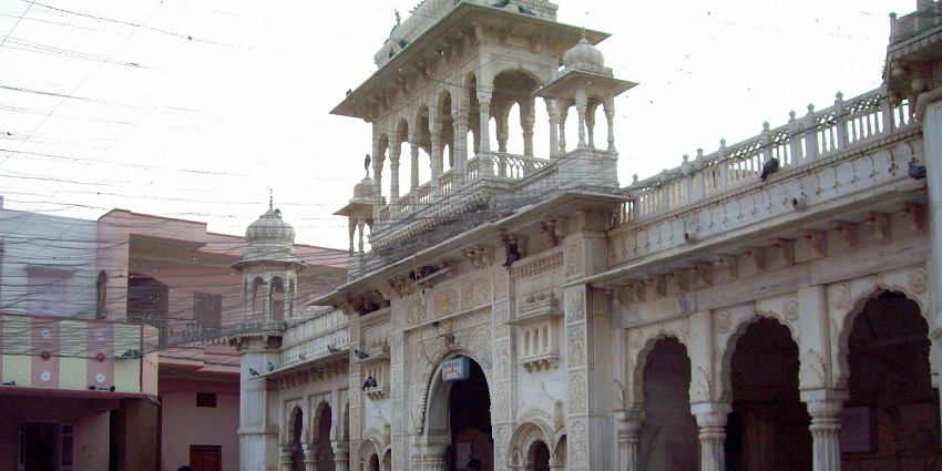 Explore the beautiful courtyard of Karni Mata Temple situated near the historic attraction.