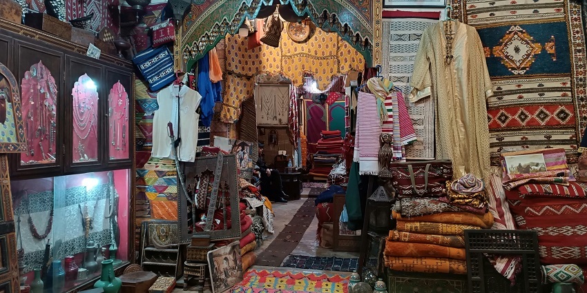 A glimpse of the streets of Karol Bagh, one of the best shopping places in Delhi.