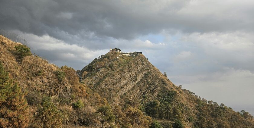 A panoramic view of Kasauli, showcasing trekking in Kasauli and green hills.