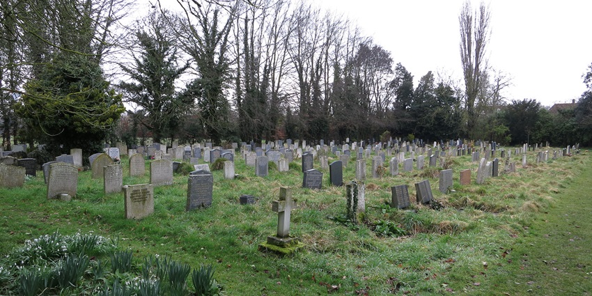 Kausali Graveyard is one of the haunted places in Chandigarh for every traveller to visit.