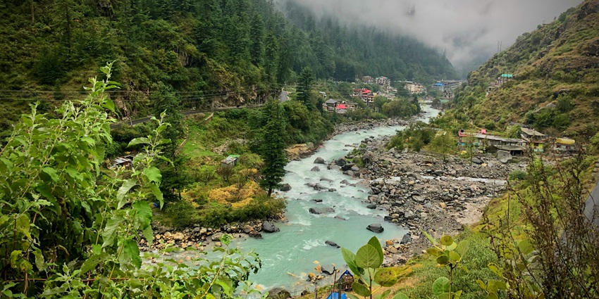 Kasauli is a hill station decked with nature’s pristine beauty and lush surroundings.