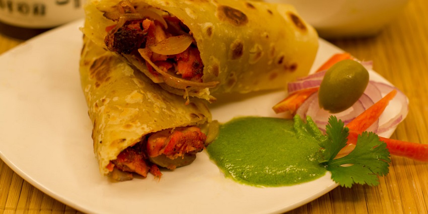 Kathi rolls are another very fulfilling snack offered on the streets serving to both veg and non veg lovers