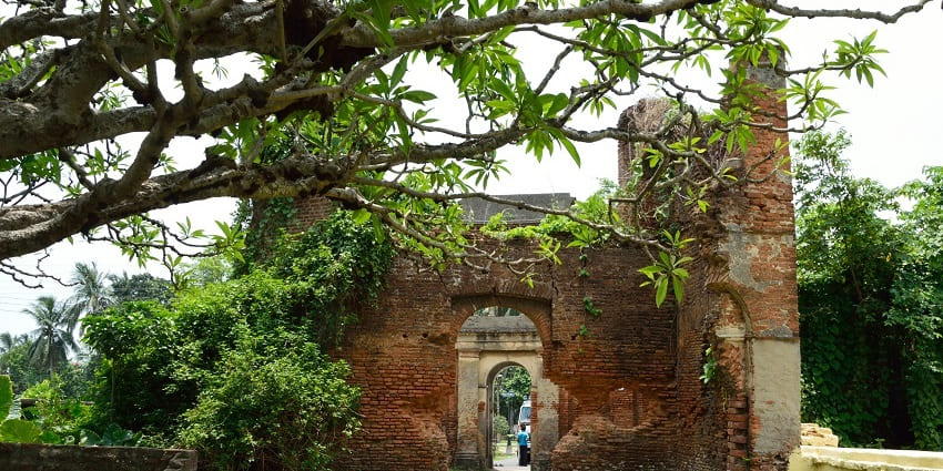 A picture of Kawardha Palace, built by Maharaja Dharamraj Singh about a century ago.