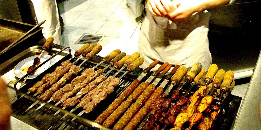 Kebab Corner near Manak Chowk serves juicy kebabs with quick service to all travellers.