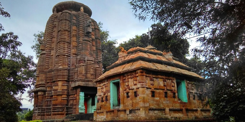 Kedar Gouri Temple, as the name suggests, is dedicated to Lord Shiva and Goddess Parvati