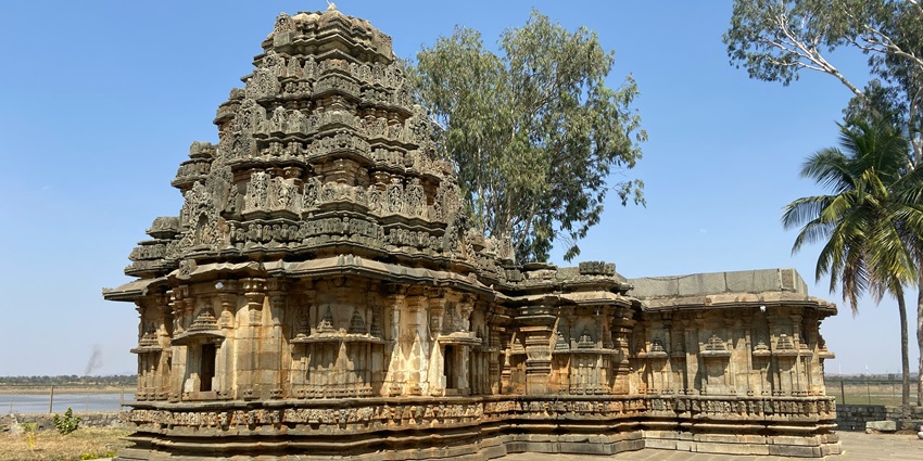 Kedareshwar Temple is one of the popular places to visit in Omkareshwar for all devotees