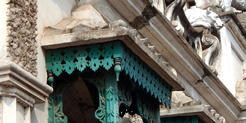 Architecture of 110 years old Kekini mahal built by challapalli rajas in Indias second muncipality