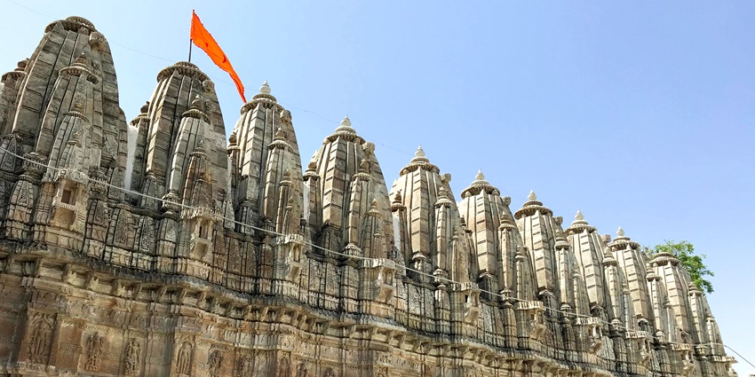 One of the places to visit near Jaisamand Wildlife Sanctuary is Kesariyaji Jain Temple, a Jain pilgrimage site