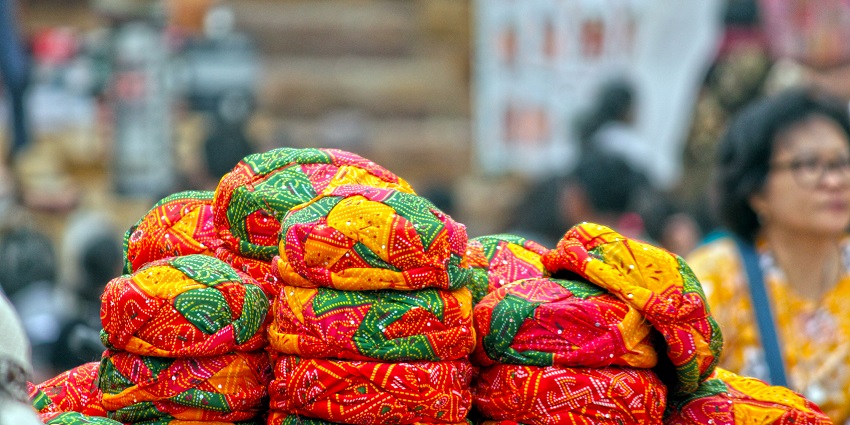 Khajanchi Market is one of the best places for shopping in Bikaner for bandhani fabrics.