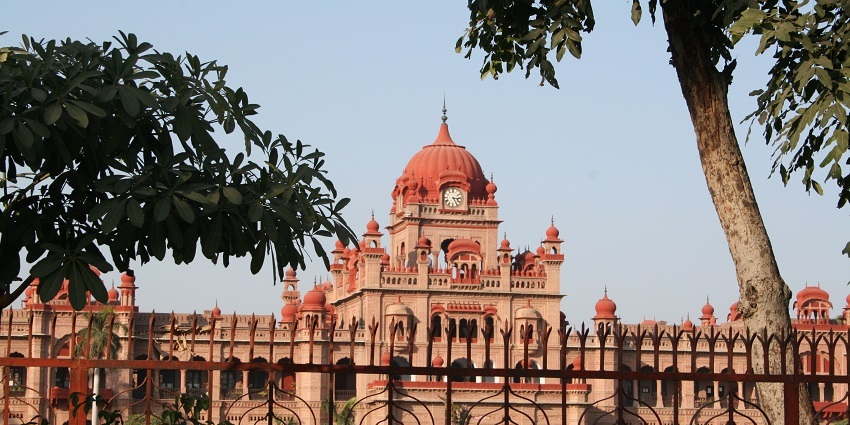 An image of Khalsa College’s impressive architecture, showcasing its historical significance.