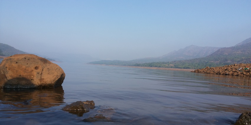 Khambalpada Lake is the best attraction to cherish stunning views and tranquillity.
