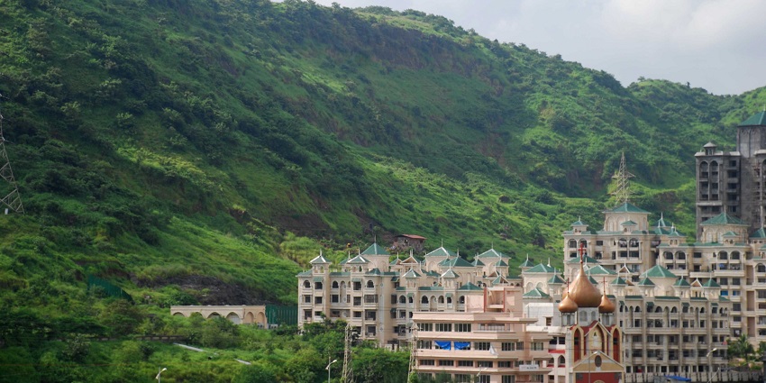 The Picturesque hill station offers breathtaking views and diverse hiking routes.