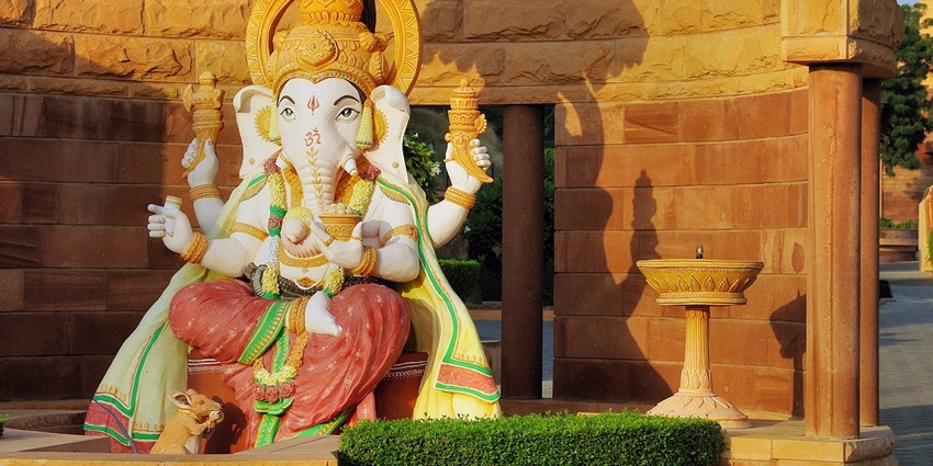 Intricately carved idol in the Khoda Ganesh Ji temple, reflecting religious beauty.