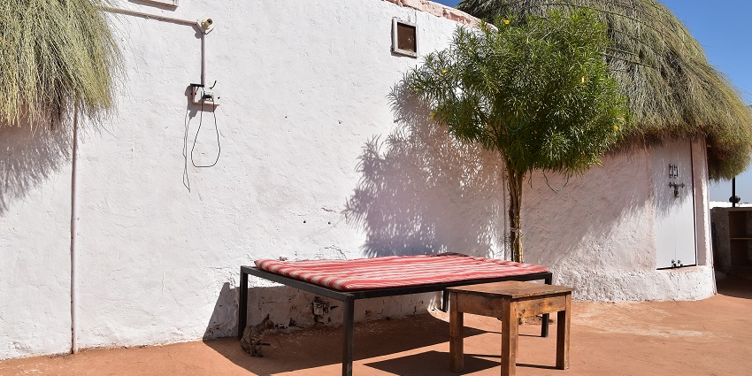A glimpse of the rustic charm of Khuri Village, a peaceful retreat among the things to do in Jaisalmer in January