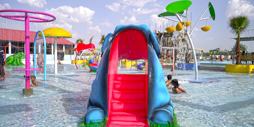 A pool similar to Kingland Water World, visiting here is one of the things to do in panipat