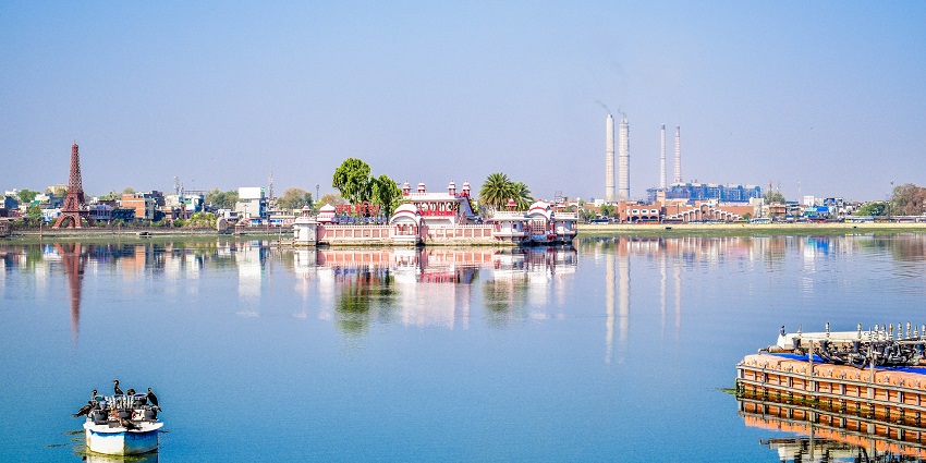Boating activities at Kishore Sagar Lake are a must-try for cherishing stunning views.