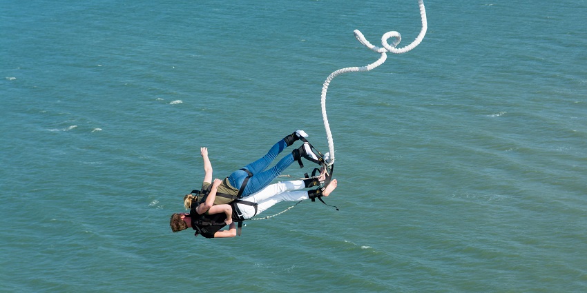 Kochi offers a perfect scenario for bungee jumping in Kerala for adventure seekers.