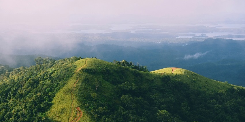 An awe-inspiring view of Kodachadri, one of the serene hill stations near Coorg.