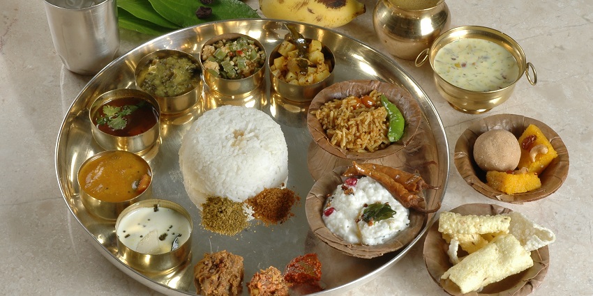 An image of Kodi Pulao which is a must-try dish in the state of Andhra Pradesh, India.