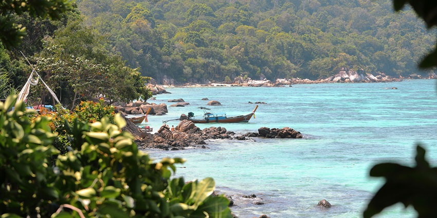 Koh Bida Noik is one of the best places to visit to enjoy Scuba Diving in Krabi for all.