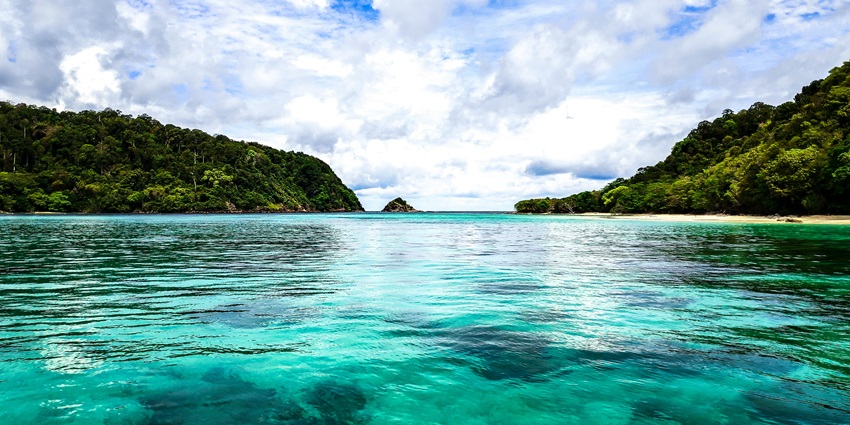 Koh Yippon is one of the most stunning places to enjoy Scuba Diving in Koh Samui.