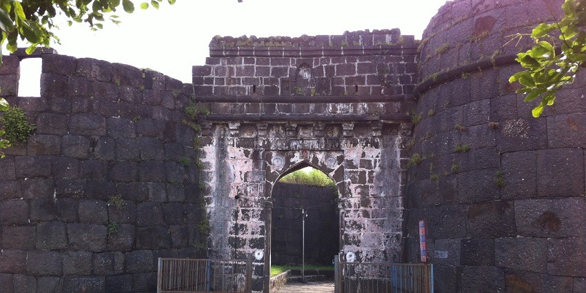 A glimpse of Kolaba Fort located in Alibaug offering panoramic views and Maratha history.