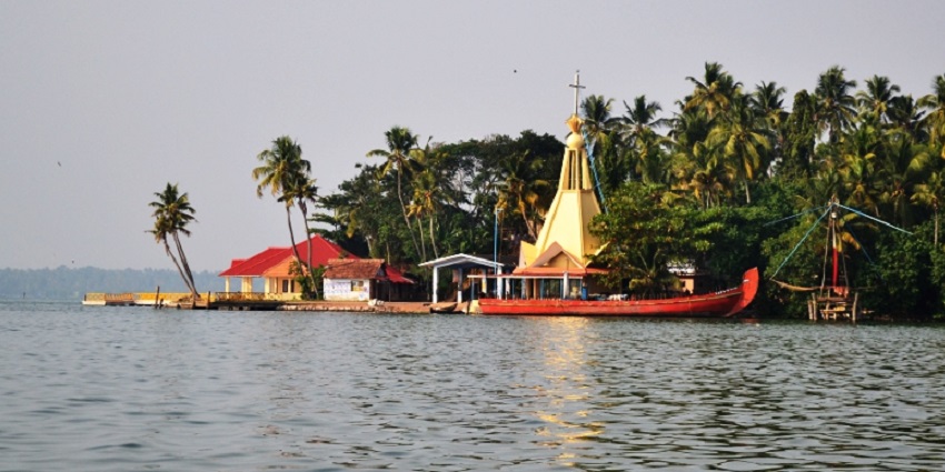 Kollam is a fantastic spot with quiet backwaters and clean palm-lined beaches in Kerala