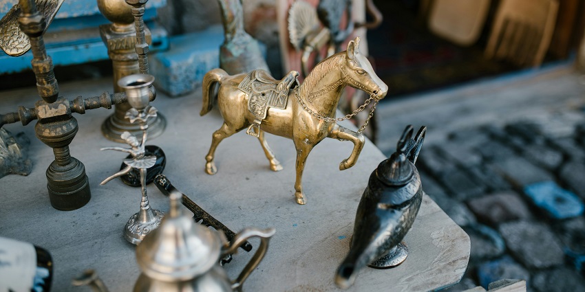 Koneru Center is the bustling market in the Machilipatnam in the Andhra Pradesh