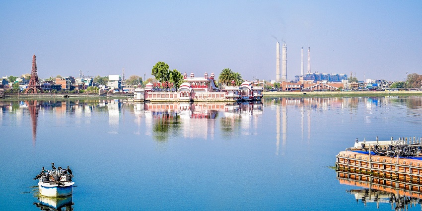 Jag Mandir in Kishor Sagar (lake). It's a heart of Kota city located in middle of city surround by water