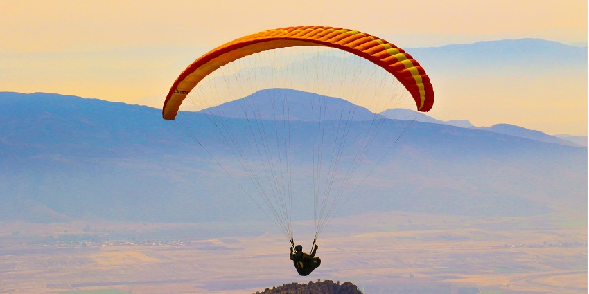 A picturesque glimpse of Kothi, one of the scenic spots for paragliding in Manali.