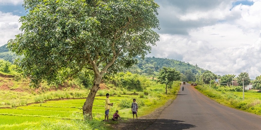 A picture of one of the best places to visit near Vijayawada with green hills nearby