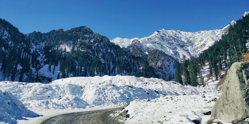 Beautiful view of snow covered mountain under blue sky during daytime