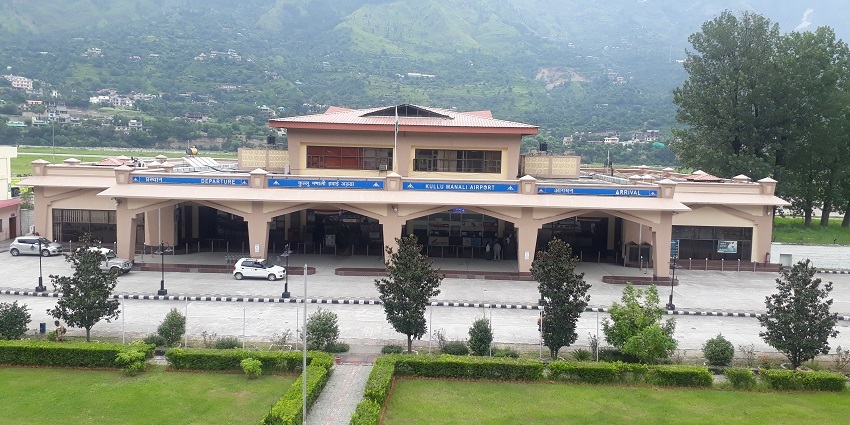 Kullu Manali Airport is the main connecting link to reach Manali Trekking Camp by air.