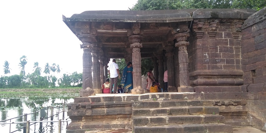 Kumararama Bhimeswara Swamy Temple is among the best places to visit in Kakinada.